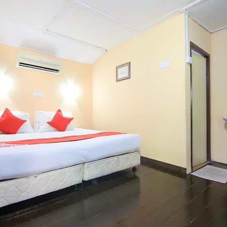 Ombak Inn Chalet Kampung Teluk Nipah Kültér fotó