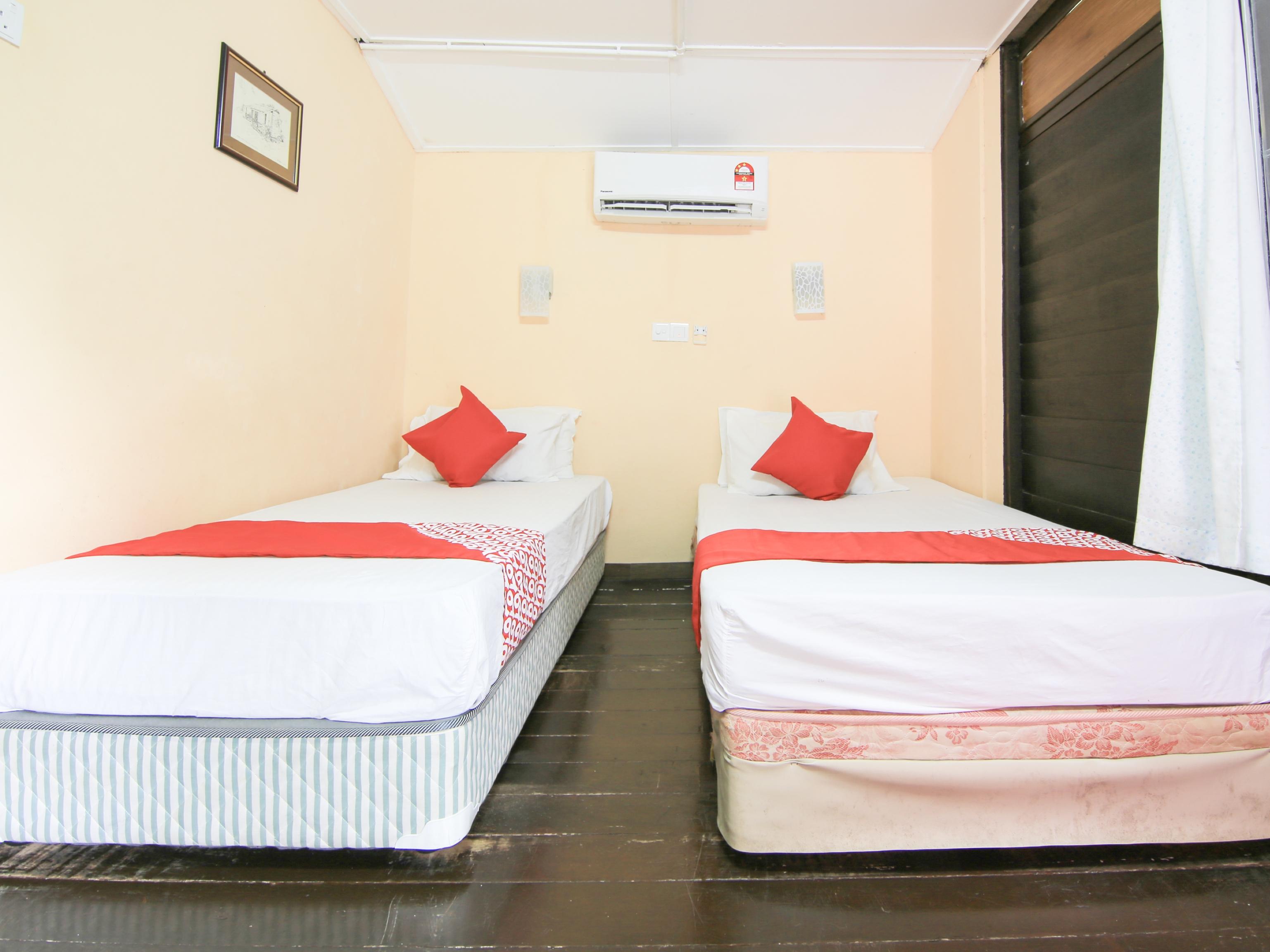 Ombak Inn Chalet Kampung Teluk Nipah Kültér fotó