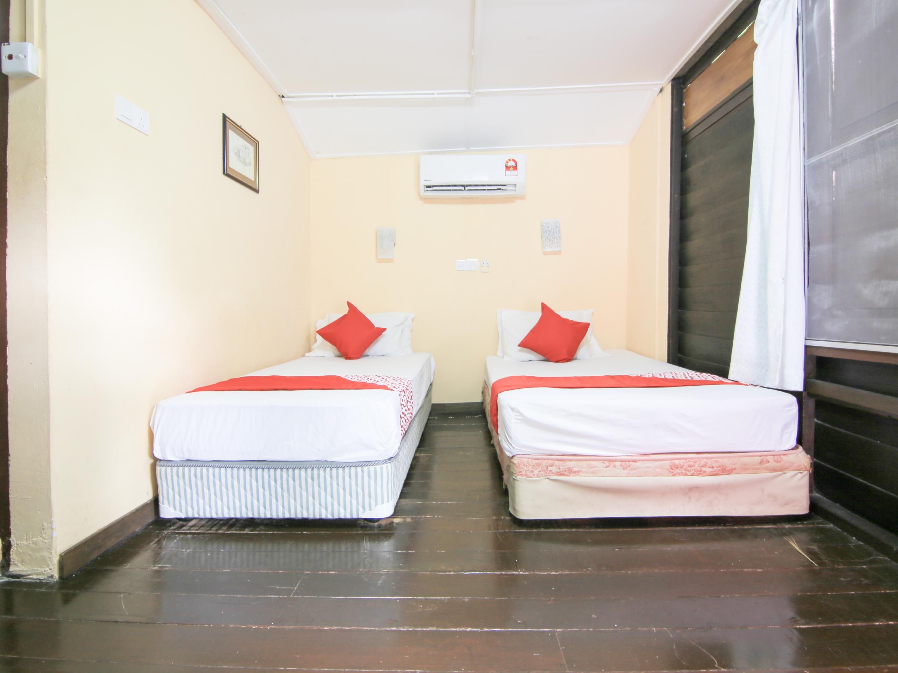 Ombak Inn Chalet Kampung Teluk Nipah Kültér fotó