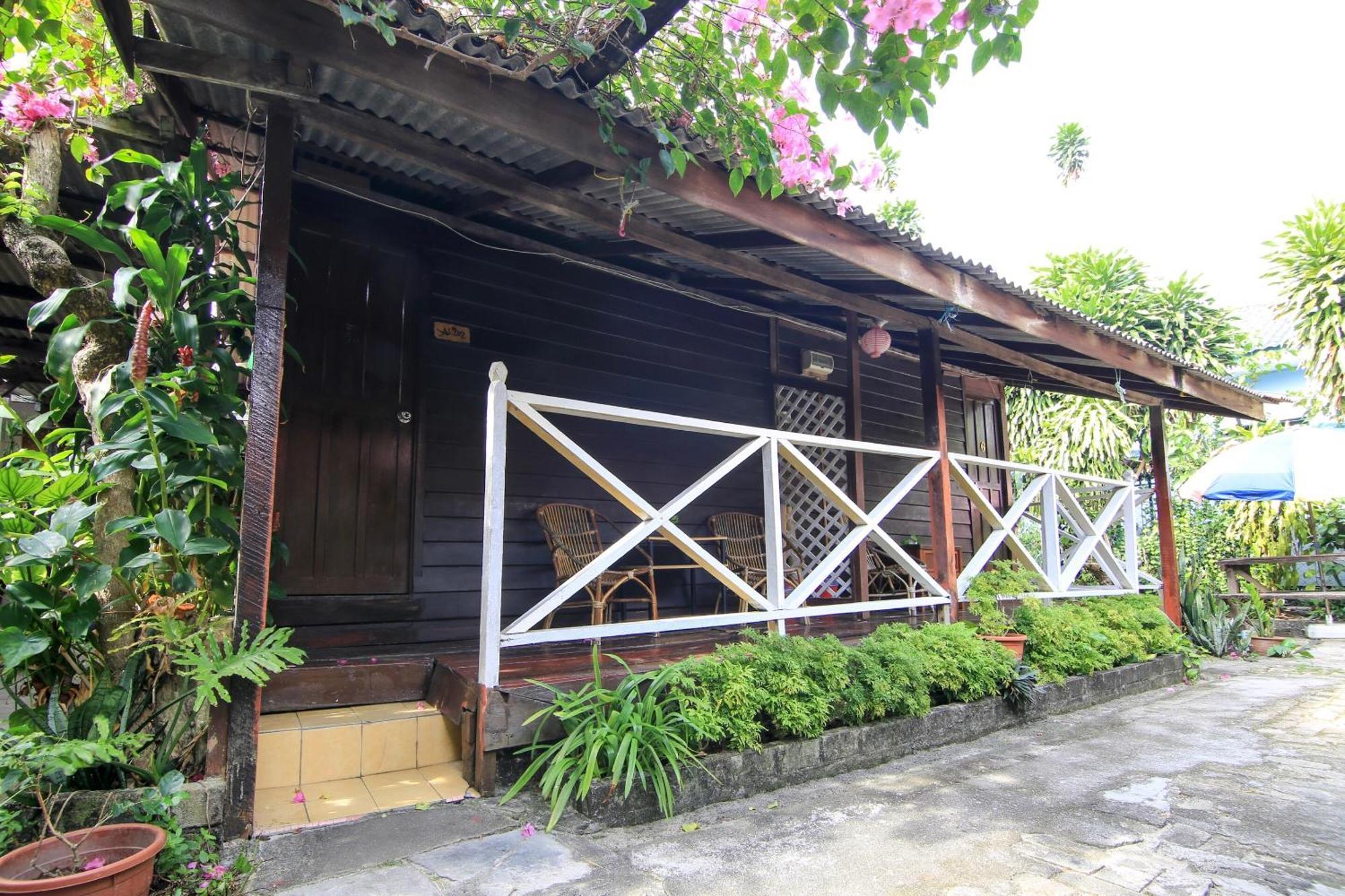 Ombak Inn Chalet Kampung Teluk Nipah Kültér fotó