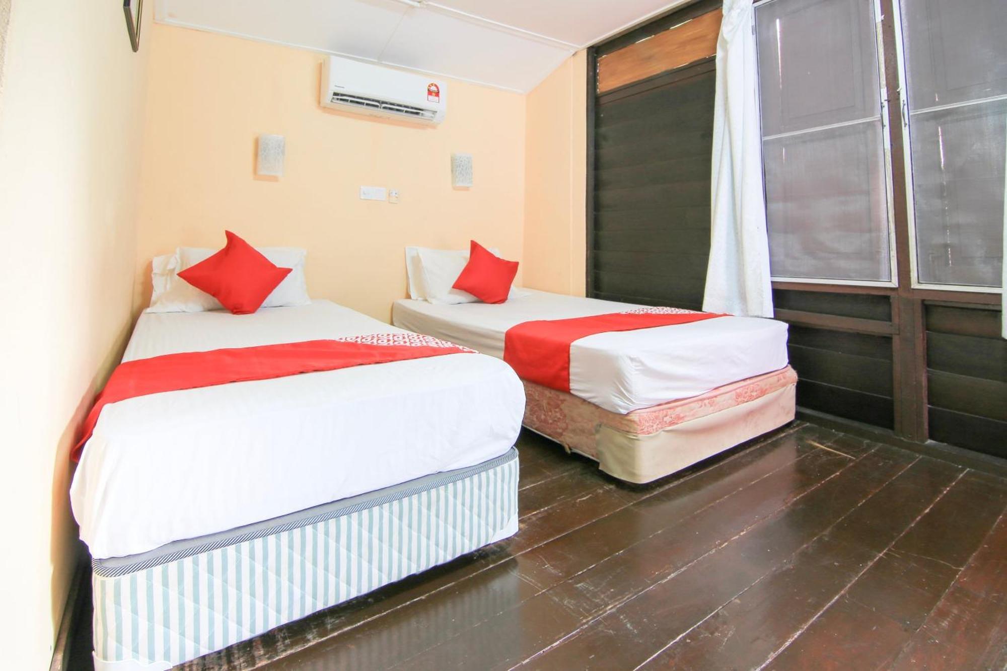 Ombak Inn Chalet Kampung Teluk Nipah Kültér fotó